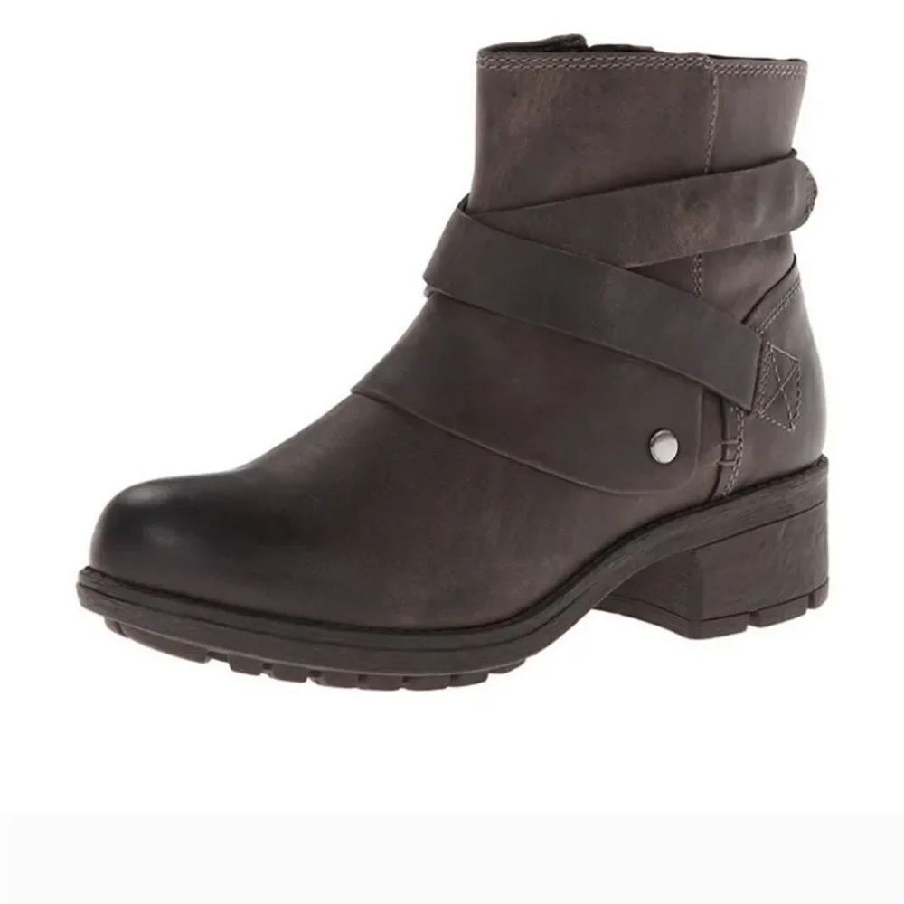 Clarks Artisan Mansi Calla Women's Rugged Brown Leather Ankle Boots  Sz 8